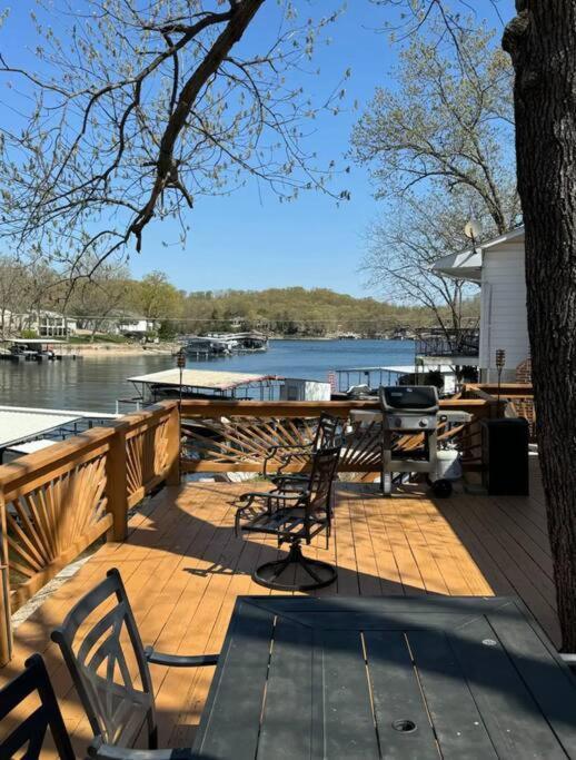 Lakefront Cottage In Secluded Cove Sunrise Beach Exterior foto